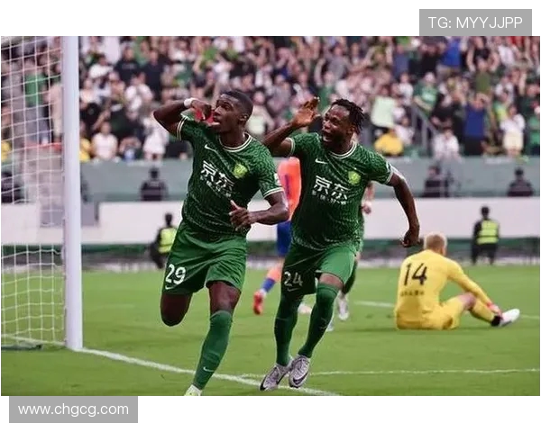 【法比奥帽子戏法】北京国安3-0击败河南,时隔7年再夺足协杯冠军